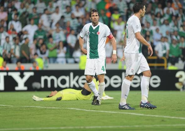UEFA Champions League group C match between Bursaspor and FC Valencia at Ataturk Stadium in Bursa 14.09.2010 Valencia won scored 4 - 0 Pictured: Ömer Erdogan of Bursaspor.  o0 Enttäuschung