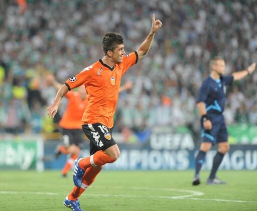 UEFA Champions League group C match between Bursaspor and FC Valencia at Ataturk Stadium in Bursa 14.09.2010 Valencia won scored 4 - 0 Pictured: Pablo Hernandez of Valencia.  o0 Jubel Freude
