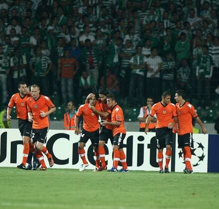 UEFA Champions League group C match between Bursaspor and FC Valencia at Ataturk Stadium in Bursa 15.09.2010 Valencia won scored 4 - 0 Pictured: Valencia s footballers are very happy.  o0 Jubel Freude