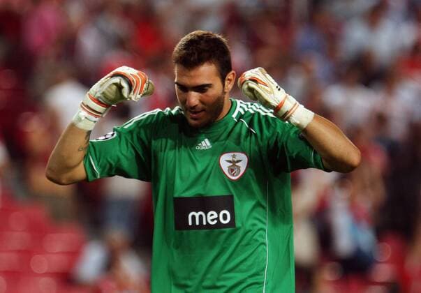 14.09.2010, Lisbon - SL Benfica s goalkeeper Roberto celebrates the victory against Hapoel Tel Aviv at Luz Stadium in Lisbon on September 14, 2010, during their Champions League football match. - Benfica 2 X Hapoel Tel Aviv ---  PA005 o0 Jubel Freude