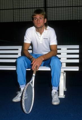 Jörg Neun (Deutschland SV Waldhof Mannheim) spielt zum Ausgleich Tennis Einzelbild