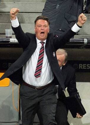 Trainer Cheftrainer Louis Van Gaal (FCB) jubelt beim 1-0 Tor FC BAYERN MUENCHEN - AS ROM ( - ) Fussball UEFA Champions League, Gruppenphase , Heimspiel, Muenchen, 15.09.2010 CL Saison 2010 2011 o0 Jubel, Freude,