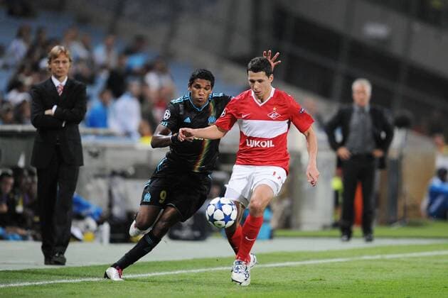 Olympique Marseille (schwarz) vs. Spartak Moskva (rot) - BRANDAO (L) gegen Marek SUCHY - xNxLEGOUICxFEPx - 