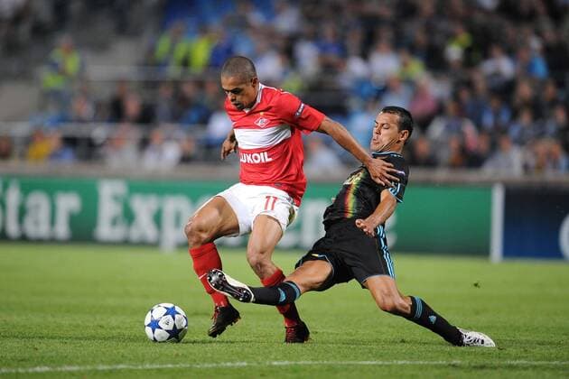 Olympique Marseille (schwarz) vs. Spartak Moskva (rot) - HILTON (R) gegen WELLITON - xNxLEGOUICxFEPx - 