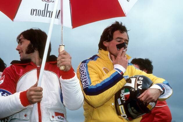Ron Haslam (GBR Honda, li.) und Barry Sheene (England Suzuki) 