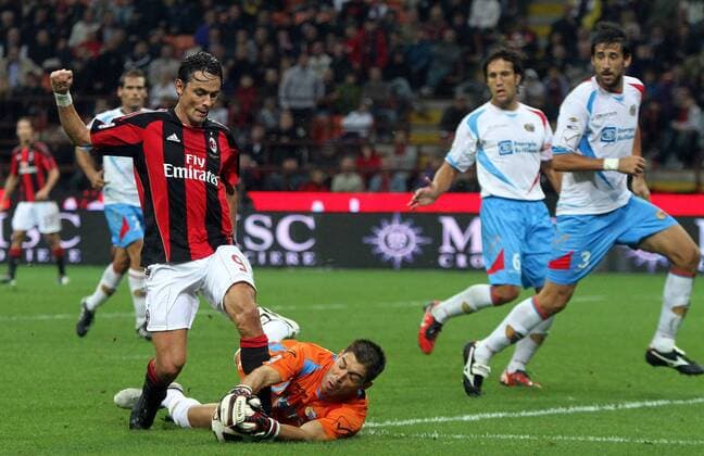 Milan s FILIPPO INZAGHI gegen Catania s Torwart Mariano Andujar - AC Milan vs. Catania Calcio - ALBERTOXCAMICI
