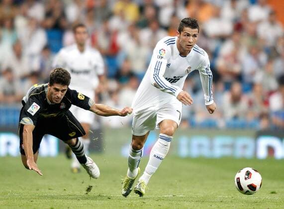 Real Madrid s Cristiano Ronaldo (R) during La liga match. September 21, 2010.  (201009214416)