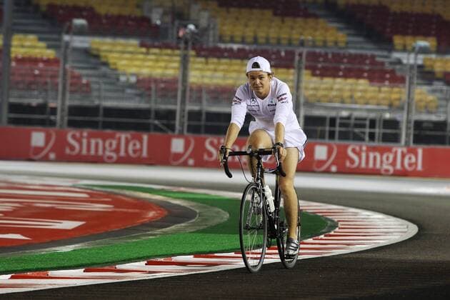 Sept. 23, 2010 - Singapore - NICO ROSBERG (GER) Mercedes GP cycles the circuit...Formula One World Championship, Rd 15, Singapore Grand Prix, Preparations, Marina Bay Street Circuit.  - ZUMAorl o0 radfahren