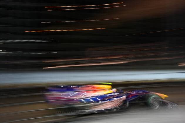 Formula One - Singapore: Mark Webber (AUS), Red Bull Racing, RB6  o0 Wischer Dynamik