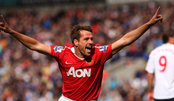 26.09.2010, Bolton - Premier League 2010 2011 - Bolton Wanderers (white) vs Manchester United (ManU red) 2:2 --- Michael Owen of Manchester United (Manu red) celebrates his goal at the Reebok Stadium  o0 Jubel Freude