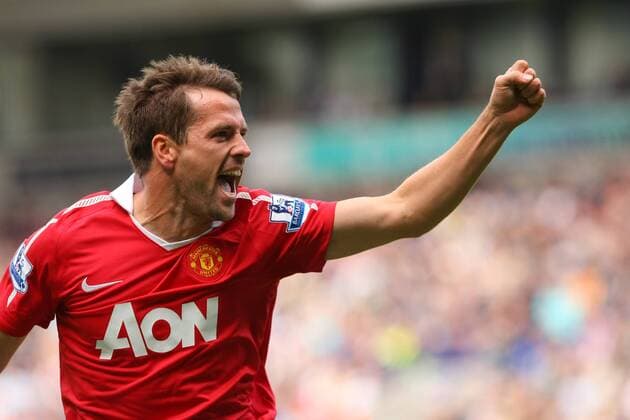 26.09.2010, Bolton - Premier League 2010 2011 - Bolton Wanderers (white) vs Manchester United (ManU red) 2:2 --- Michael Owen of Manchester United (Manu red) celebrates scoring his sides second equalising goal at the Reebok Stadium  o0 Jubel Freude