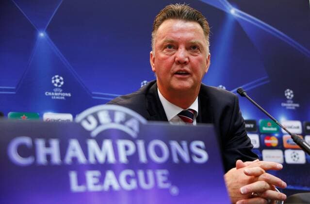 27.09.2010 Basel Hilton Hotel Medientermin vor dem Champions League Spiel FC Basel - FC Bayern München 28.09 Trainer Louis van Gaal (FC Bayern München) 