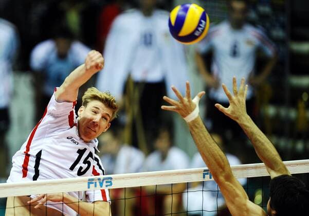MENS WORLD CHAMPIONSHIP 2010, GER (white) vs Canada: MAX GÜNTHÖR  20100927LUK140