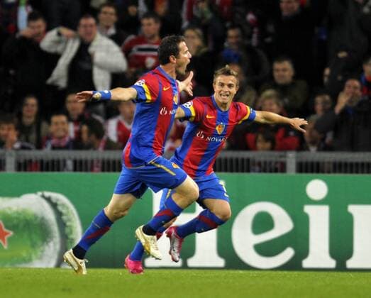 28.09.2010, Fußball Champions League , Gruppe E, FC Basel - FC Bayern München (schwarz) - Torjubel Alexander Frei (li, Basel) und Xherdan Shaqiri o0 Jubel Freude