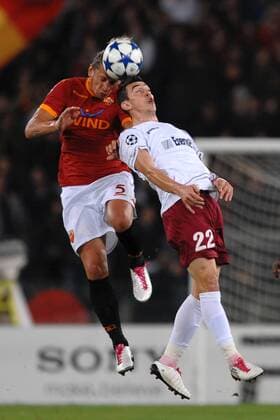 Philippe MEXES (Rom), Ioan HORA Cluj - Champions League 2010 2011 - AS Rom (rot) vs CFR Cluj - - ANDREAXSTACCIOLI