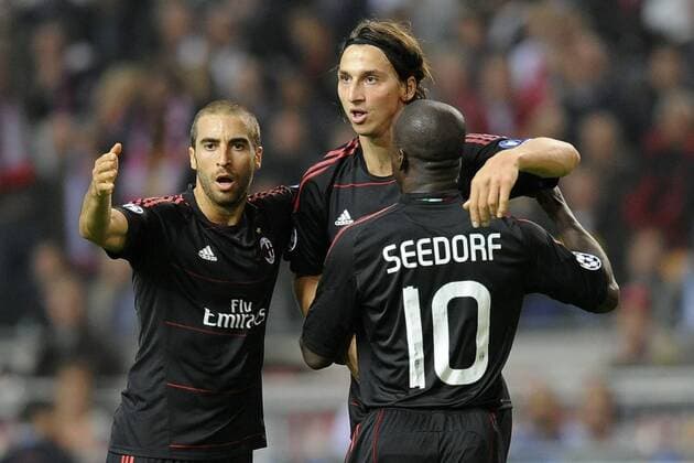 28 09 2010 - Champions League Ajax Amsterdam vs AC Milan (schwarz): - Jubel Zlatan Ibrahimovic (Mi.) mit Clarence Seedorf 