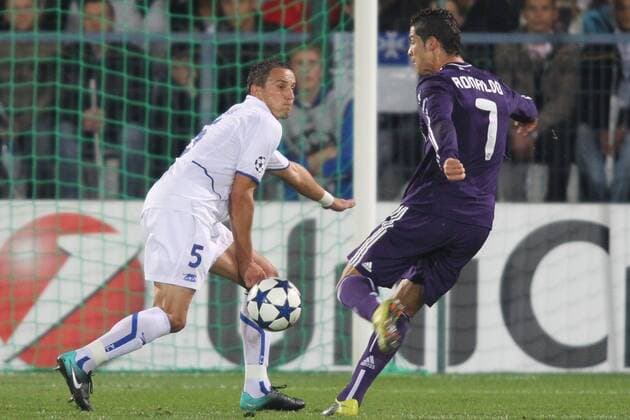 AJ Auxerre (weiß) vs Real Madrid CF: DARIUSZ DUDKA (L), Cristiano RONALDO  AN3C4012