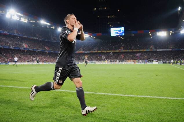 FUSSBALL CHAMPIONS LEAGUE 2010 2011, FC Basel - FC Bayern München 1:2, am 28.09.2010, Bastian Schweinsteiger (Bayern) -  o0 Jubel, Freude