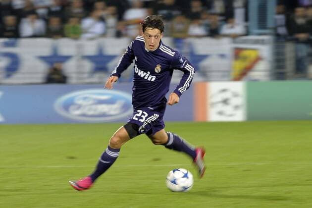 AJ Auxerre - Real Madrid CF - Champions League 2010 2011 - 28.09.2010: Mesut Özil (Real Madrid) - xJBxAutissierx 