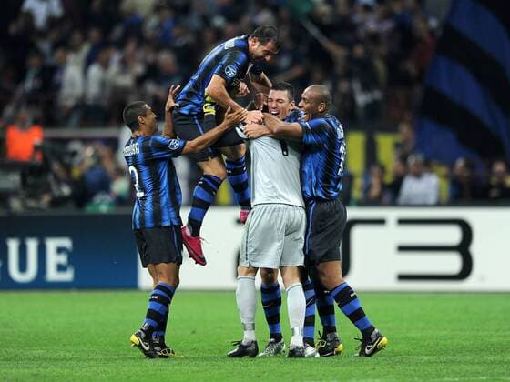 FUSSBALL CHAMPIONS LEAGUE SAISON 2010 2011 GRUPPE A Inter Mailand - Werder Bremen 29.09.2010 Ivan Cordoba, Dejan Stankovic, Julio Cesar, Lucio, Maicon (v.li., Inter)  o0 Jubel Freude
