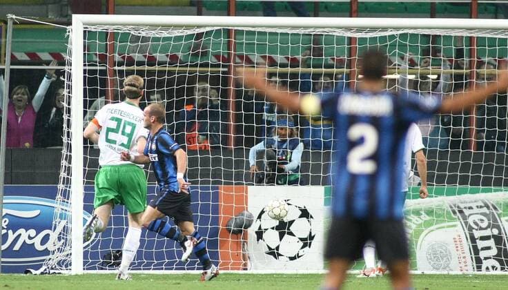29-09-2010, Inter Mailand (blau) - Werder Bremen (weiß) - Tor zum 1-0 --- 
