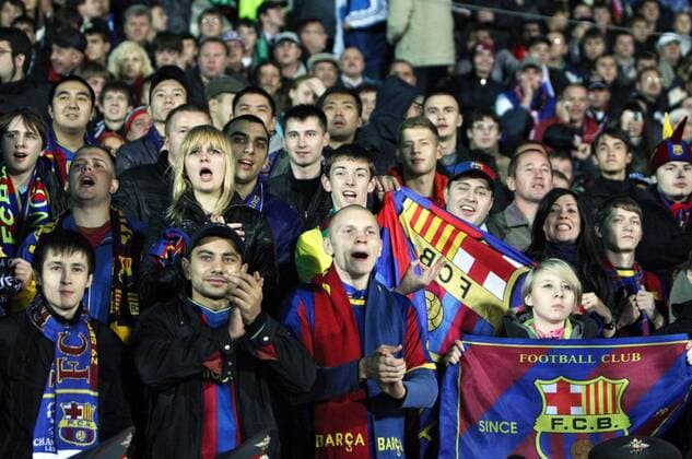 KAZAN, SEPTEMBER 29, 2010. Barca s fans seen during the Champions League Group D soccer match at Central stadium in Kazan. FC Barcelona.  RE0D8DC2 o0 Totale