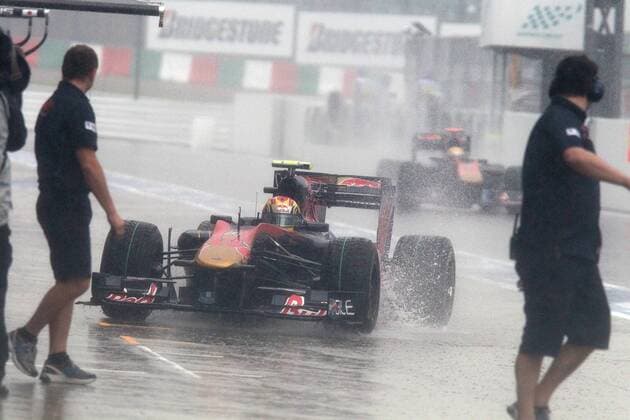 Formel 1, GP von Japan in Suzuka, 09.10.10 Jaime Alguersuari, Toro Rosso, o0 Wetter, Witterung, Regen, nass, nässe