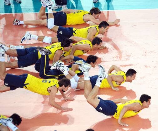 Rom - FIVB WM 2010, Finale - Brasilien (gelb) - Kuba (blau) - Jubel Brasilien, Weltmeister 2010  o0 Jubel, Freude, Feier, Totale