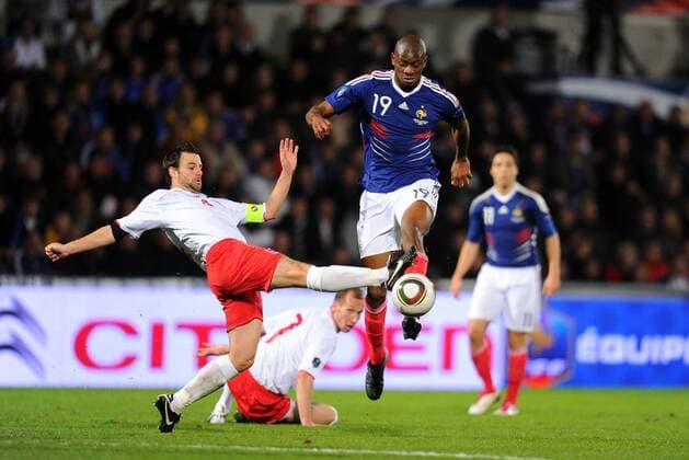 Frankreich (blau) - Luxemburg (weiß), Abou DIABY (FRA), Eric HOFFMANN - 