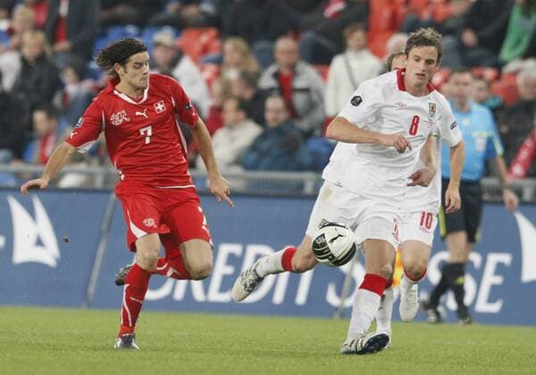 Tranquillo BARNETTA, SUI (li.) - Andy KING, Wales