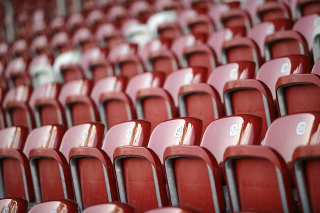 Fußball, Stadiongeschichte Fortuna Düsseldorf Sitzschalen im Paul Janes Stadion am Flinger Broich in Düsseldorf, Ausweichspielort von Fortuna Düsseldorf o0 Detail Sitzschale Sitz Sitze Sitzplatz Sitzplätze Klappsitz Klappsitze