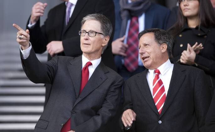Liverpool FC s new owners John William Henry (L) and Tom Werner in the stands at Goodison park, Barclays Premier League 17th October, 2010 EDITORIAL USE ONLY. No use with unauthorised audio, video, data, fixture lists, club league logos or live services. Online in-match use limited to 120 images, no video emulation. No use in betting, games or single club league player publications. o0 Funktionär, neu neuer Besitzerwechsel, Eignerwechsel Eigner Owner Besitzer Teameigner NESV