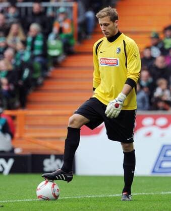 FUSSBALL 1. BUNDESLIGA SAISON 2010 2011 8. SPIELTAG SV Werder Bremen - SC Freiburg 16.10.2010 Torwart Oliver BAUMANN (SC Freiburg) 