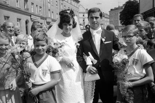 Hochzeit von Gerd Müller (BR Deutschland FC Bayern München) und Uschi Ebenböck Fußball 1. BL Herren Saison 1967 1968, FC Bayern München, Hochzeit, privat, BRD Gruppe München Glück, Freude,