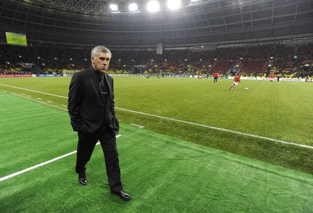MOSCOW. OCTOBER 19, 2010. Chelsea FC Coach Carlo Ancelotti watches a UEFA Champions League game Spartak Moscow vs. Chelsea FC London.  premiumd RE0DA260