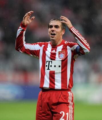 FUSSBALL CHAMPIONS LEAGUE SAISON 2010 2011 GRUPPE E 19.10.2010 FC Bayern Muenchen - CFR 1907 Cluj Philipp Lahm (FC Bayern Muenchen)  o0 Enttäuschung