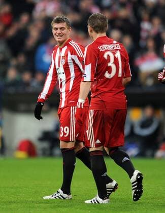 FUSSBALL CHAMPIONS LEAGUE SAISON 2010 2011 GRUPPE E 19.10.2010 FC Bayern Muenchen - CFR 1907 Cluj (v.li, JUBEL Bayern Muenchen) Toni Kroos, Bastian Schweinsteiger 