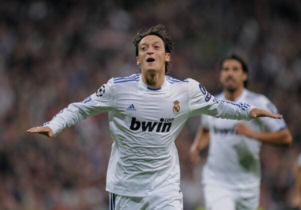 FUSSBALL INTERNATIONAL Champions League Saison 2010 2011 Gruppe G CF Real Madrid - AC Mailand 19.08.2010 JUBEL Real; Mesut Özil nach seinem Tor zum 2-0  o0 Jubel Freude