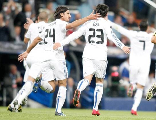 Real Madrid s Sami Khedira l. and Mesut Özil celebrate during UEFA Champions League match. October 19, 2010.  (201010191853) o0 Jubel Freude