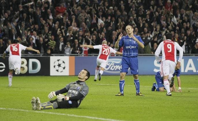 Demy de Zeeuw c. back Ajax scores 1-0 in the 7th minute - Ajax Amsterdam vs AJ Auxerre  o0 Jubel Freude