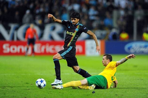Olympique Marseille (schwarz) vs MSK Zilina (gelb)- Uefa Champions League - LUCHO Gonzalez li. vs Lubomir GULDAN - xAnthonyBibardxFEPx 