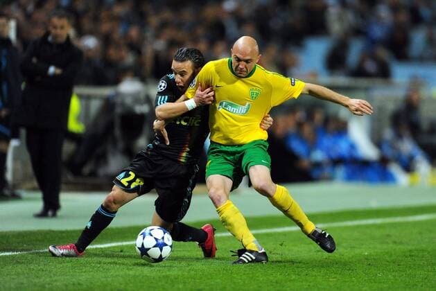 Olympique Marseille (schwarz) vs MSK Zilina (gelb)- Uefa Champions League - Mathieu VALBUENA li. vs Vladimir LEITNER - xAnthonyBibardxFEPx 
