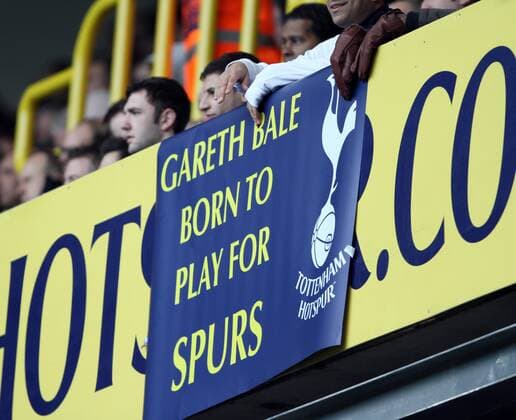 A banner for Gareth Bale (Tottenham Hotspur) - Born to play for Spurs! EDITORIAL USE ONLY. No use with unauthorised audio, video, data, fixture lists, club league logos or live services. Online in-match use limited to 120 images, no video emulation. No use in betting, games or single club league player publications. o0 Fan Plakat, Fanplakat, Fanplakate, Transparent Objekte Schriftzug Idol Fanverehrung