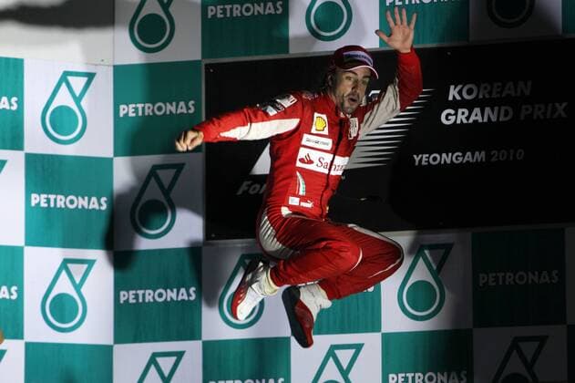 Motorsports Formula 1: World Championship 2010, GP of Korea, 08 Fernando Alonso (ESP, Scuderia Ferrari Marlboro), xHOCHxZWEIx o0 Sieg Siegerehrung Jubel Freude Emotionen