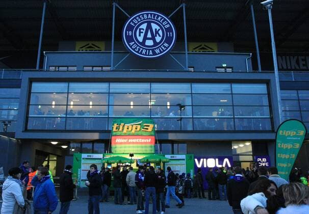 FUSSBALL - BL, WIEN,AUSTRIA,23.OKT.10 - FUSSBALL - tipp3 Bundesliga powered by T-Mobile, FK Austria Wien. Bild zeigt einen Tipp 3 Stand vor dem Franz Horr Stadion. o0 Totale, Sportstätte, Sponsor, Werbepartner, Werbung, Wirtschaft, Tipp3