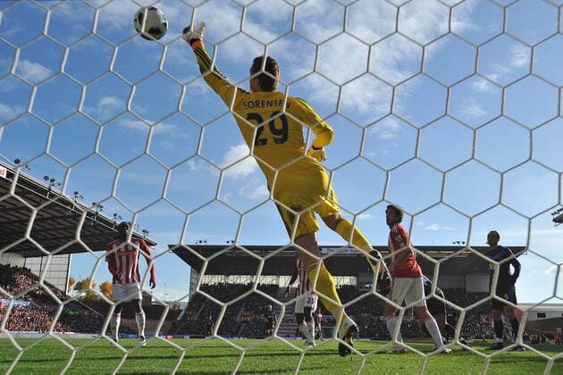 Stoke City vs. Manchester United (ManU) - Thomas Sörensen (Stoke, C) gets the opening goal at the Britannia Stadium, Stoke  o0 ManU