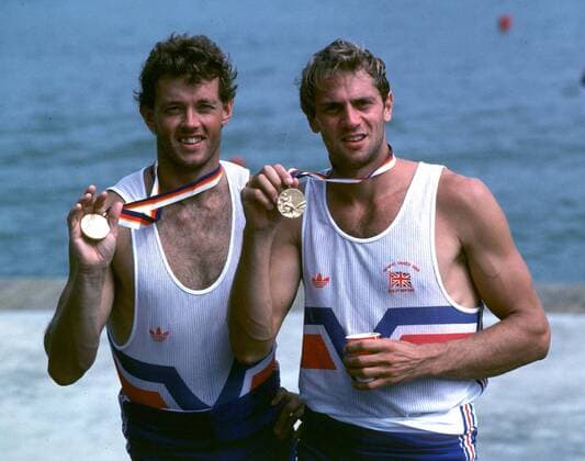 Steven Redgrave and Andy Holmes (GBR, L) - Gold Medal - Olympic Games Seoul 1988  o0 Sieg Siegerehrung Goldmedaille Medaille