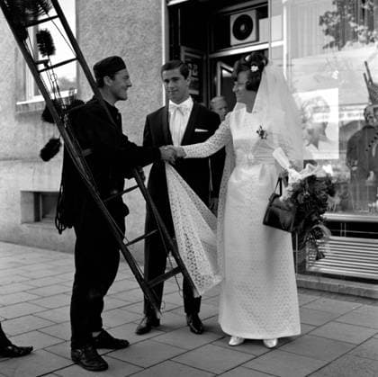 Hochzeit von Gerd Müller (BRD FC Bayern München, mitte) und Braut Uschi Ebenböck Fußball 1. BL Herren Saison 1967 1968 Spielerfrau München