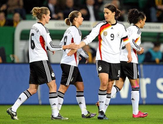28.10.2010, Frauen-Fussball Deutschland - Australien, in Wolfsburg. Jubel Deutschland zum 1:1