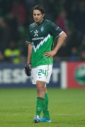 Claudio PIZARRO (Bremen) ist nach der Niederlage traurig, Fussball Champions League, Vorrunde 4. Spieltag, Werder Bremen - FC Twente Enschede 0:2, am 02.11.2010 in Bremen, Saison1011
